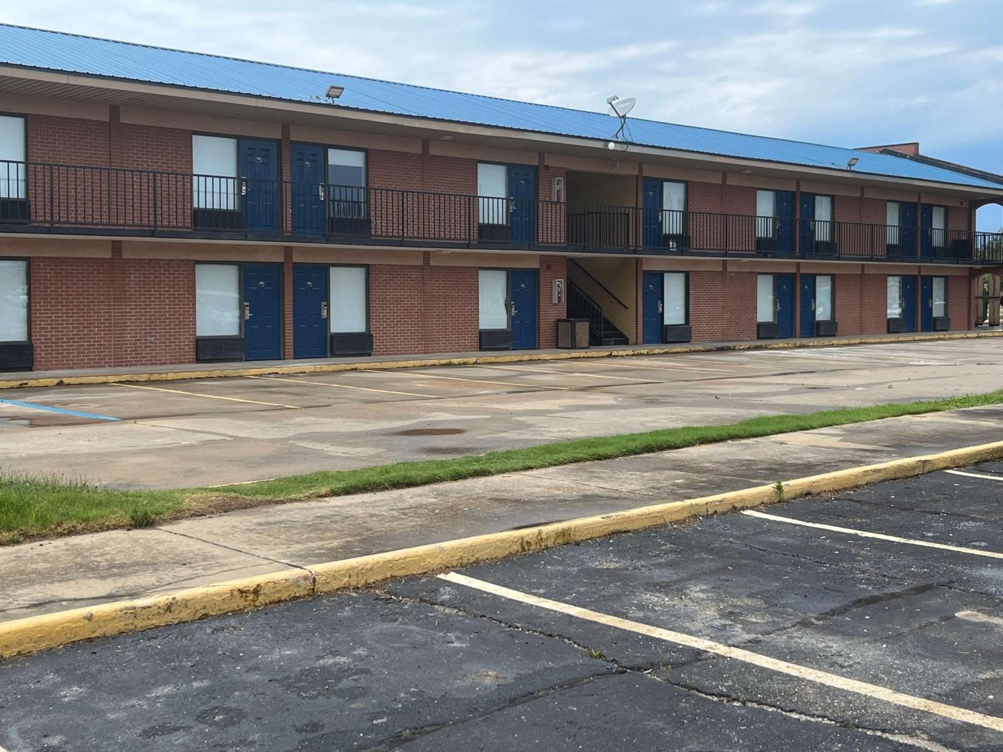 Motel 6 Greenwood, Ms Exterior photo